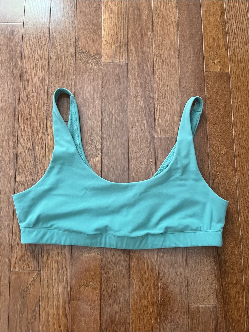 Vuori Women's Scoop Neck Sports Bra